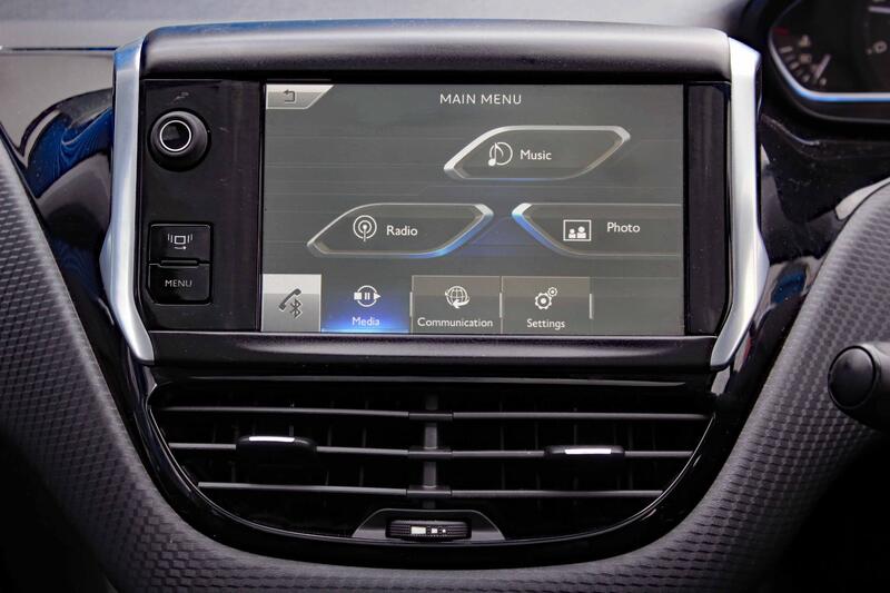 PEUGEOT 2008 1.6 e-HDi Allure 2014