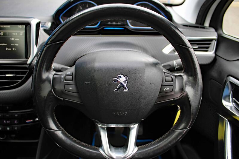 PEUGEOT 2008 1.6 e-HDi Allure 2014