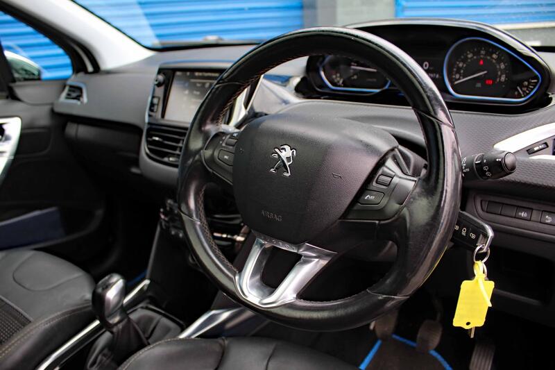 PEUGEOT 2008 1.6 e-HDi Allure 2014