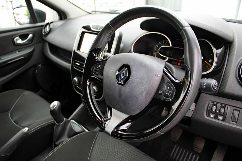 RENAULT CLIO 1.2 Dynamique Nav 1.2 16V 75 2015
