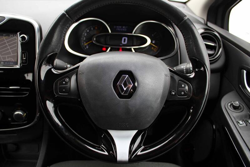 RENAULT CLIO 1.2 Dynamique Nav 1.2 16V 75 2015