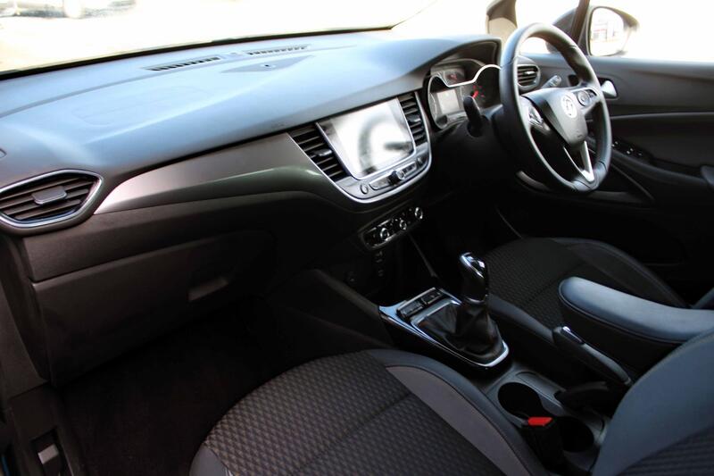 VAUXHALL CROSSLAND X 1.2 Tech Line Nav 2018