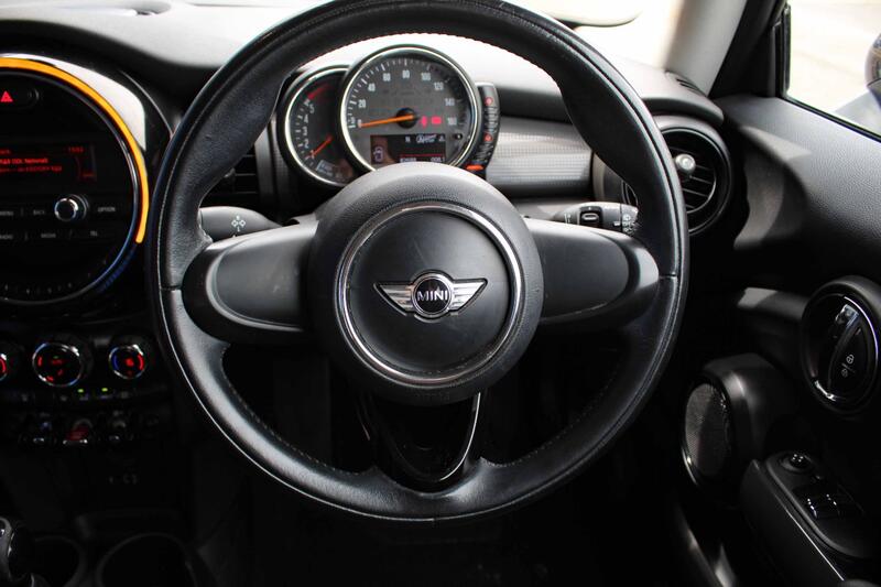 MINI HATCH 1.5 One D 3-Door Hatch 2015