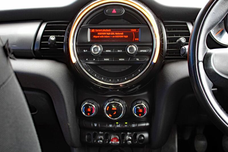 MINI HATCH 1.5 One D 3-Door Hatch 2015