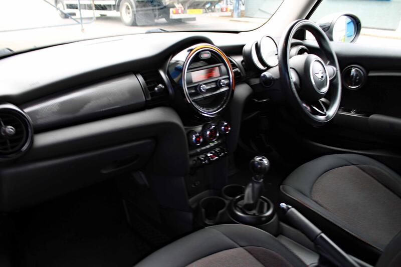 MINI HATCH 1.5 One D 3-Door Hatch 2015