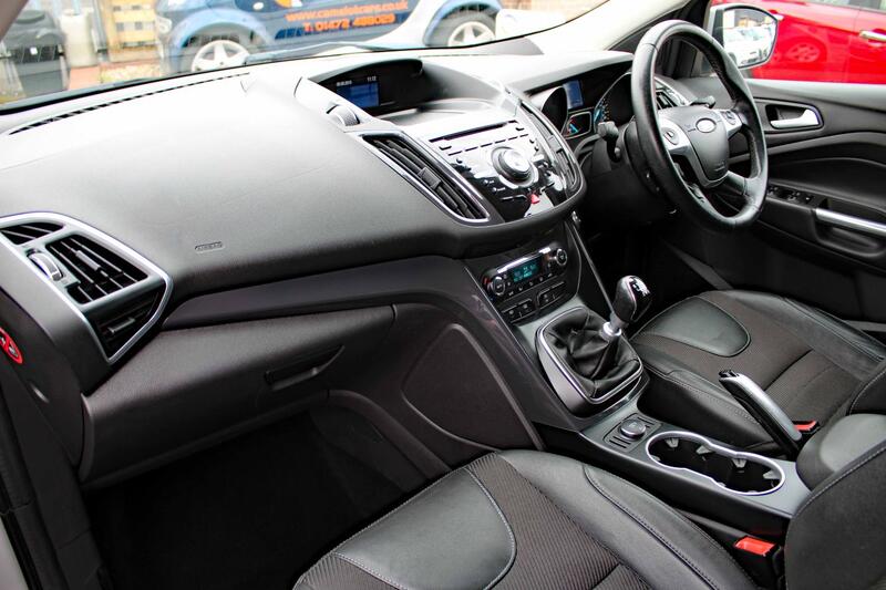 FORD KUGA 1.5 T EcoBoost Titanium 2015