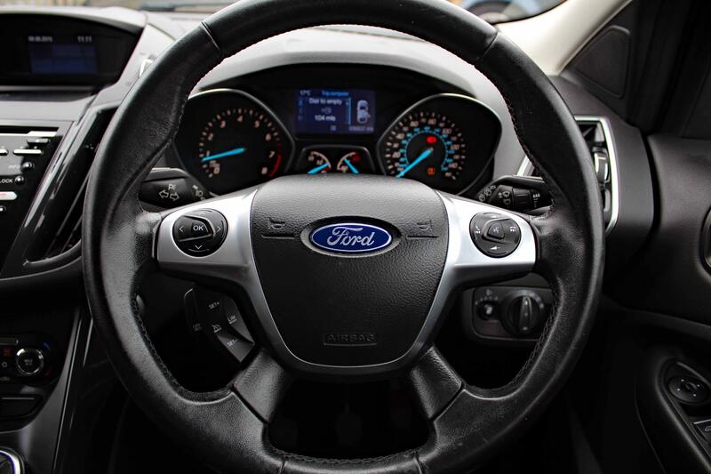 FORD KUGA 1.5 T EcoBoost Titanium 2015