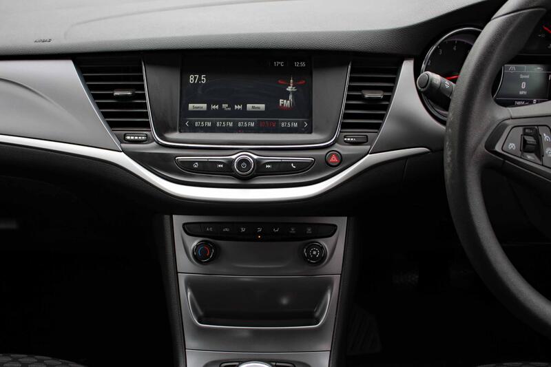 VAUXHALL ASTRA 1.4 i Turbo Design 2017