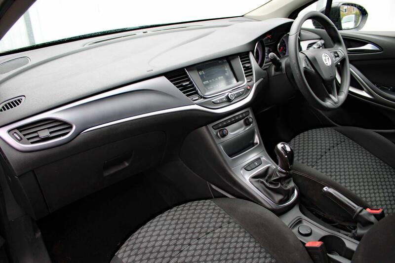 VAUXHALL ASTRA 1.4 i Turbo Design 2017