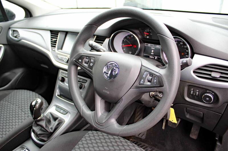 VAUXHALL ASTRA 1.4 i Turbo Design 2017