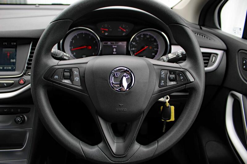 VAUXHALL ASTRA 1.4 i Turbo Design 2017