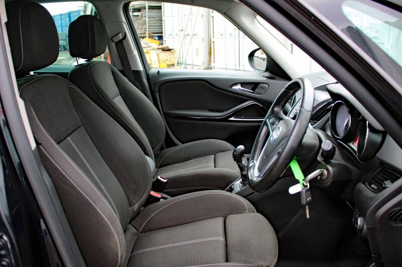 VAUXHALL ZAFIRA TOURER 2.0 CDTi SRi 2015