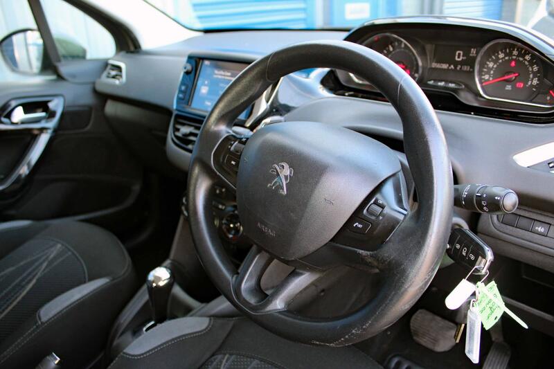 PEUGEOT 208 1.4 e-HDi Active 2013
