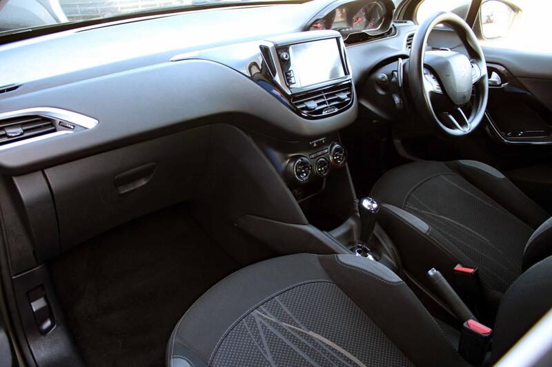 PEUGEOT 208 1.4 e-HDi Active 2013