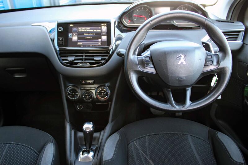 PEUGEOT 208 1.4 e-HDi Active 2013