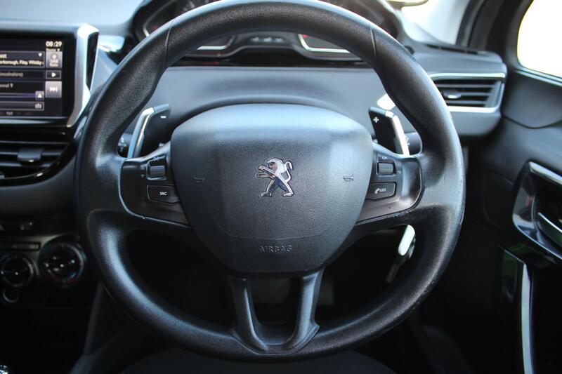 PEUGEOT 208 1.4 e-HDi Active 2013