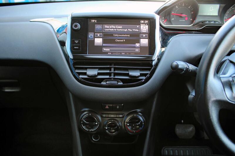 PEUGEOT 208 1.4 e-HDi Active 2013