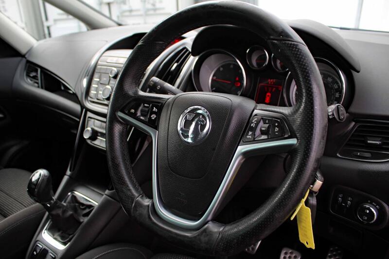 VAUXHALL ZAFIRA TOURER 2.0 CDTi SRi 2015