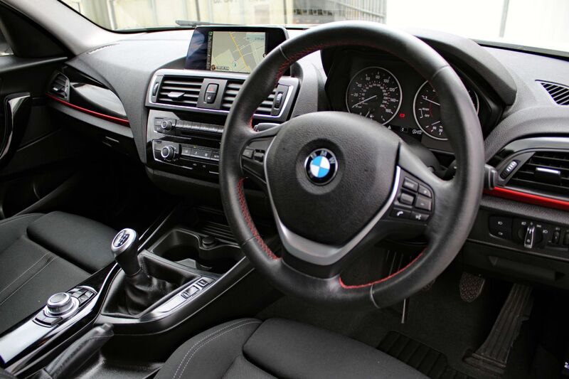 BMW 1 SERIES 118i SPORT 2016