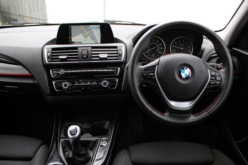 BMW 1 SERIES 118i SPORT 2016
