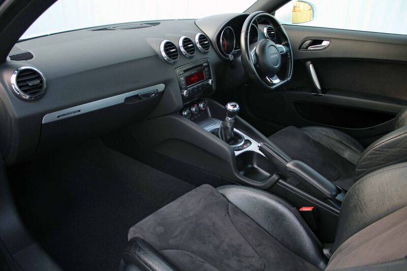 AUDI TT 2.0 TDI QUATTRO 2010