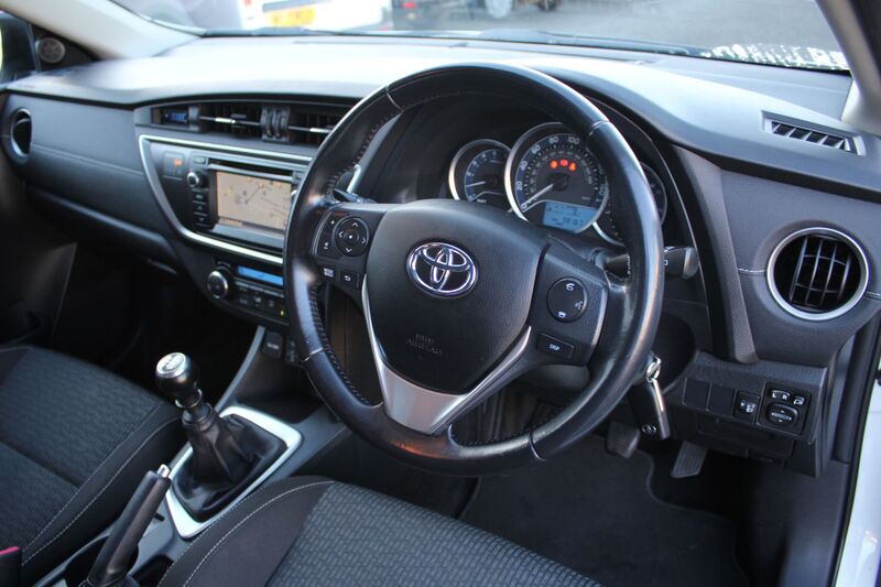 TOYOTA AURIS 1.4 D4-D ICON PLUS 2015