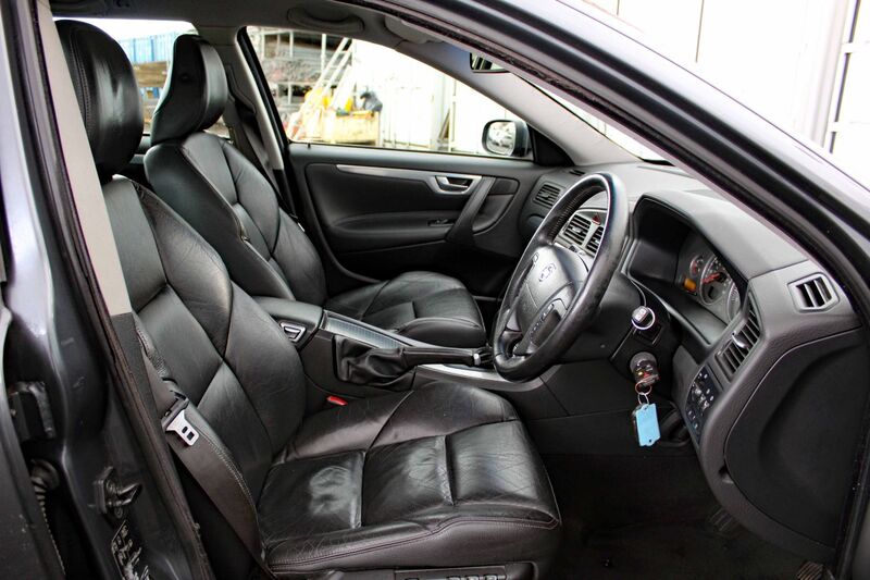VOLVO V70 2.4 D5 SE 2007