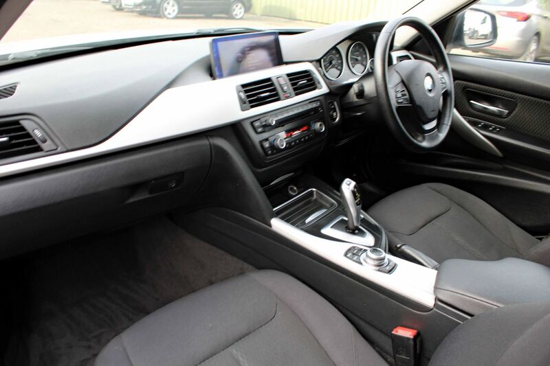 BMW 3 SERIES 2.0 318D SE 2012