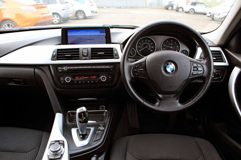 BMW 3 SERIES 2.0 318D SE 2012