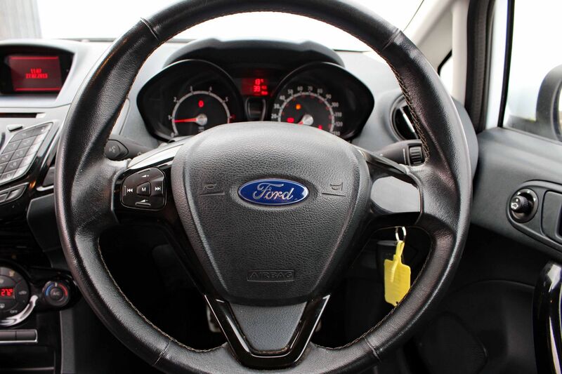 FORD FIESTA 1.6 METAL 2012