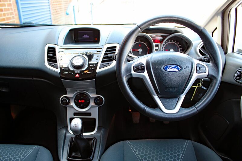 FORD FIESTA 1.4 TITANIUM TDCI 2012