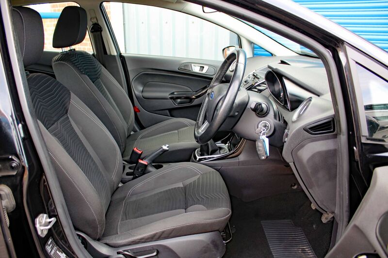 FORD FIESTA 1.25 ZETEC 2013