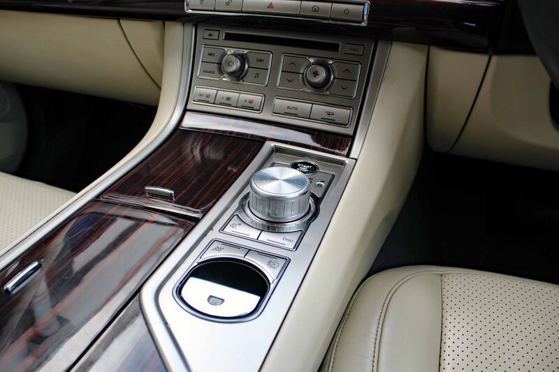 JAGUAR XF 3.0 PORTFOLIO V6 2009