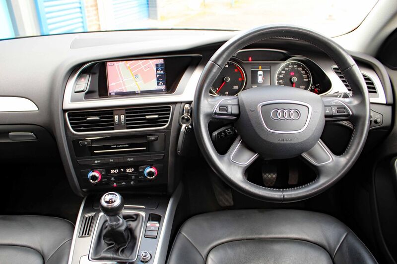 AUDI A4 AVANT 2.0 TDI SE TECHNIK 2013