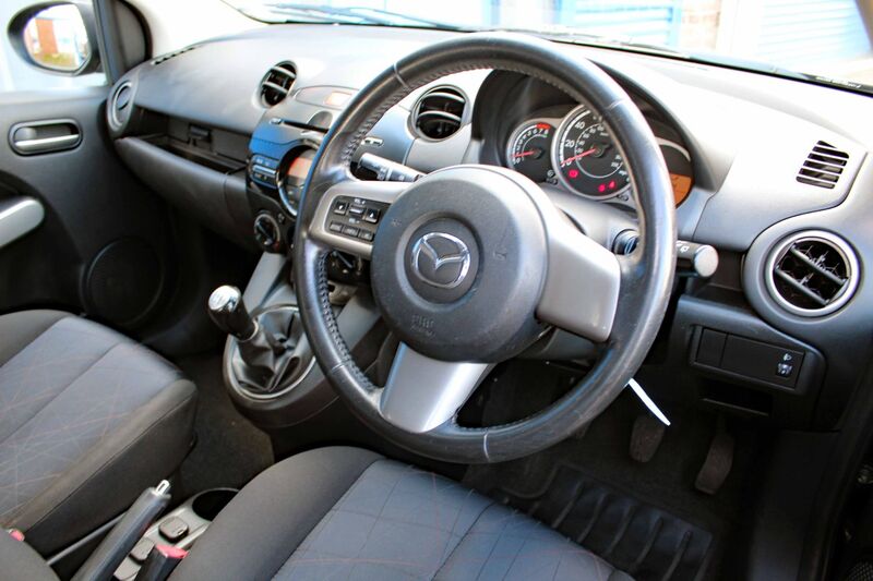 MAZDA 2 1.3 TAMURA 2010