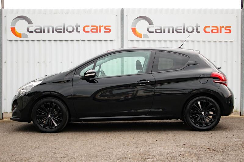 PEUGEOT 208 1.2 BLACK EDITION 2017