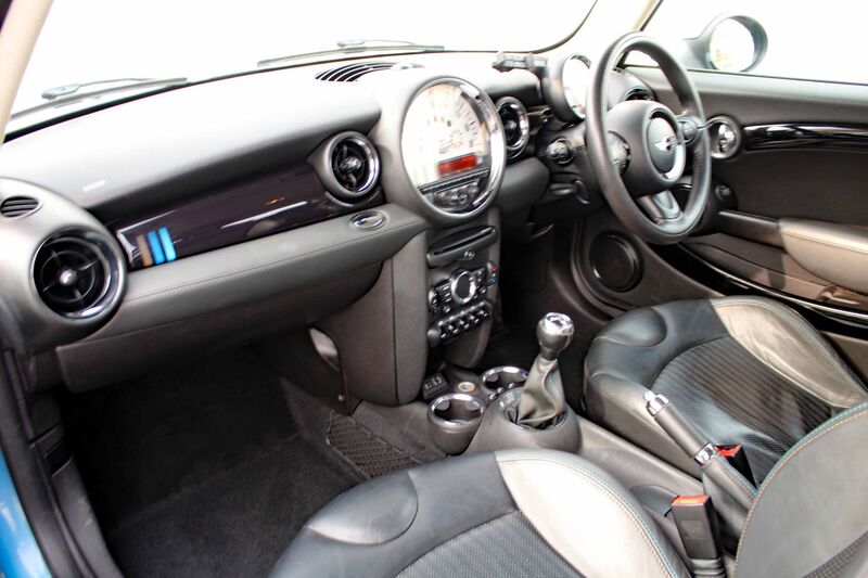 MINI HATCH COOPER S 1.6 BAYSWATER 2013