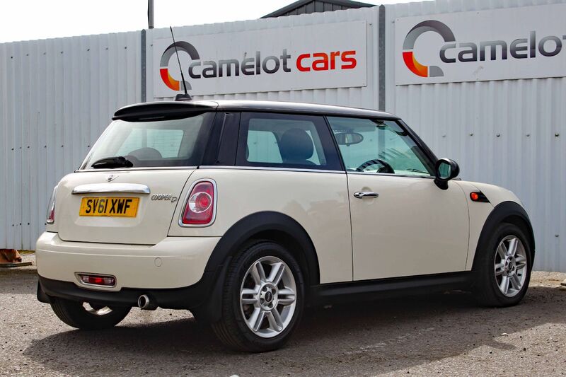 MINI HATCH COOPER 1.6 D 2011