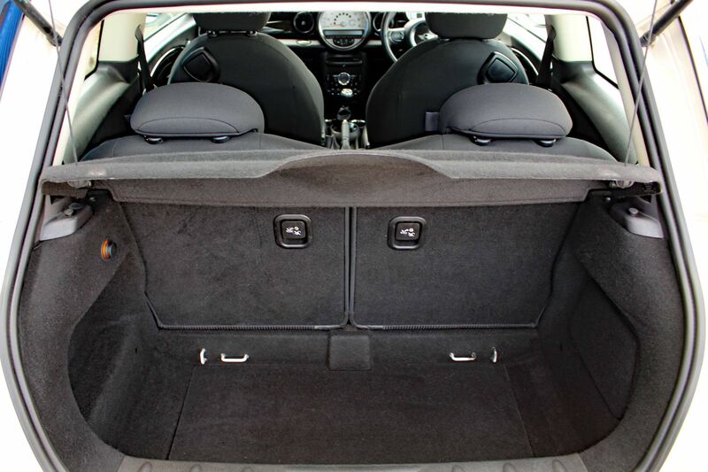 MINI HATCH COOPER 1.6 D 2011