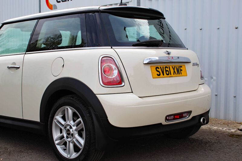 MINI HATCH COOPER 1.6 D 2011