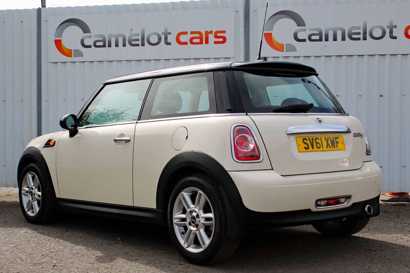 MINI HATCH COOPER 1.6 D 2011