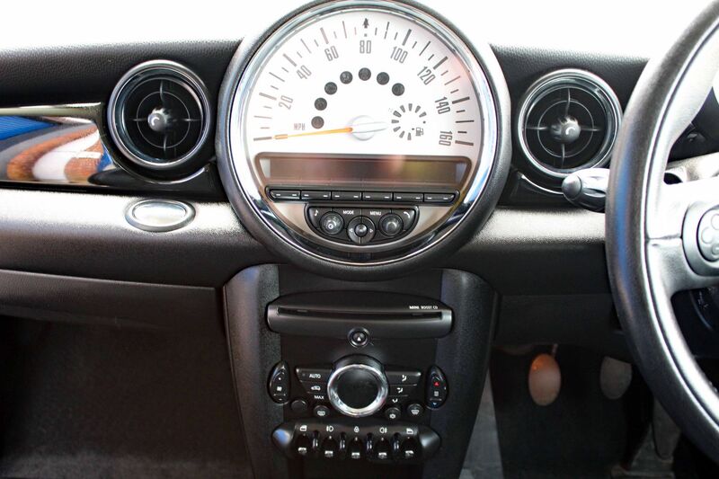 MINI HATCH COOPER 1.6 D 2011