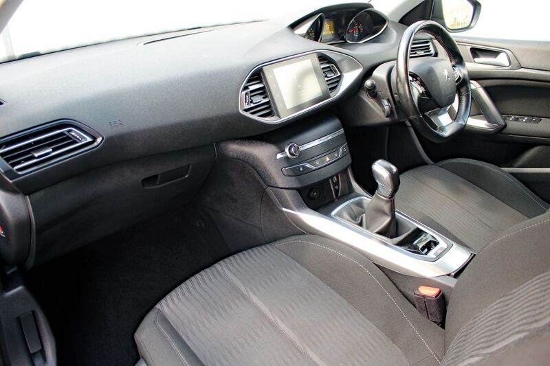 PEUGEOT 308 1.6 ACTIVE HDI 2015