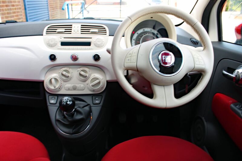 FIAT 500 0.9 LOUNGE 2011