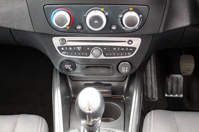 RENAULT MEGANE 1.9 DCI DYNAMIQUE TOMTOM 2011