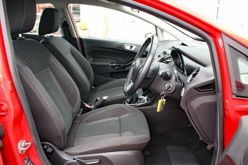 FORD FIESTA 1.25 ZETEC 2013