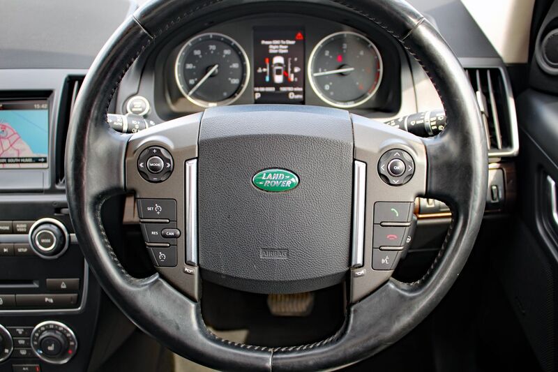 LAND ROVER FREELANDER 2 2.2 HSE SD4 2014