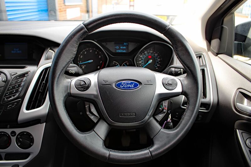 FORD FOCUS 1.6 ZETEC 2011