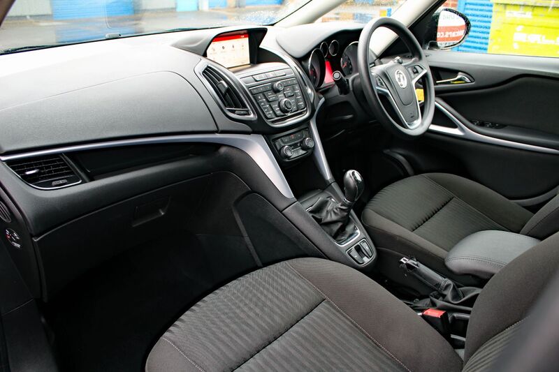 VAUXHALL ZAFIRA TOURER 2.0 CDTI TECH LINE 2015