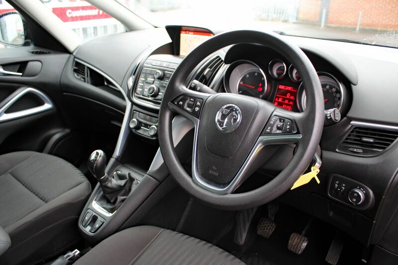 VAUXHALL ZAFIRA TOURER 2.0 CDTI TECH LINE 2015